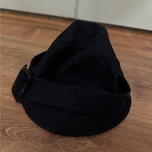 Black Hat with strap​​​